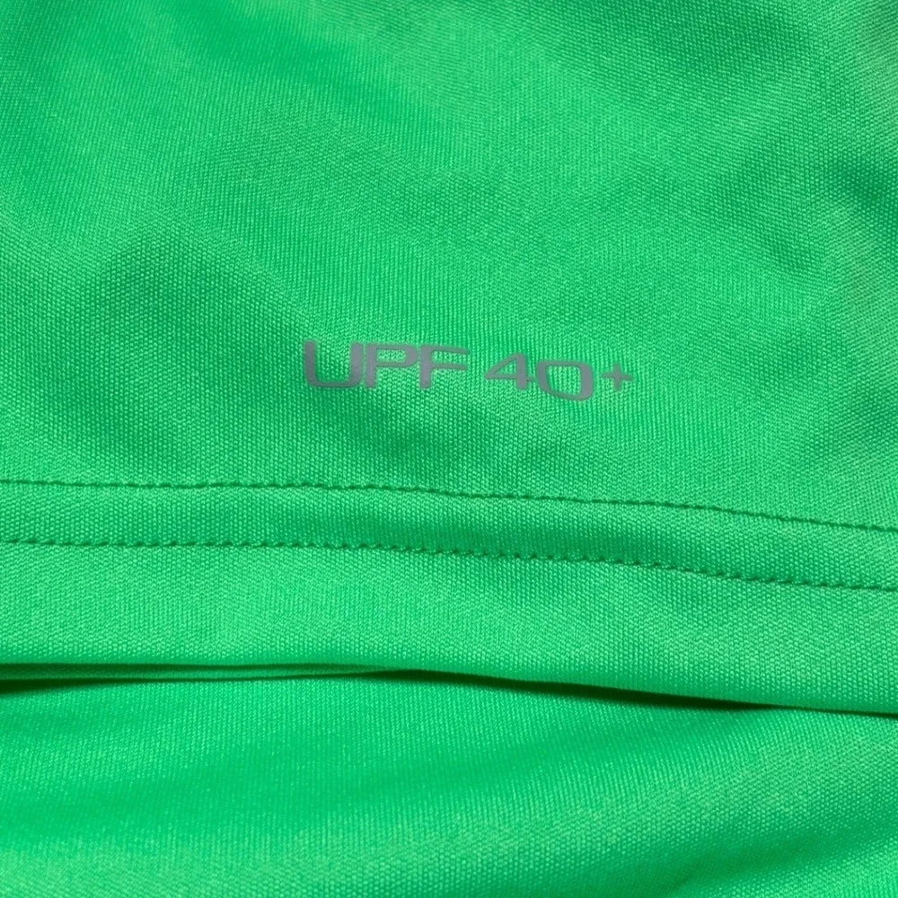 Nike Swim Mens Rash Guard Size Medium Digi Swoosh Green NESSD671-380 UPF 40+ NWT